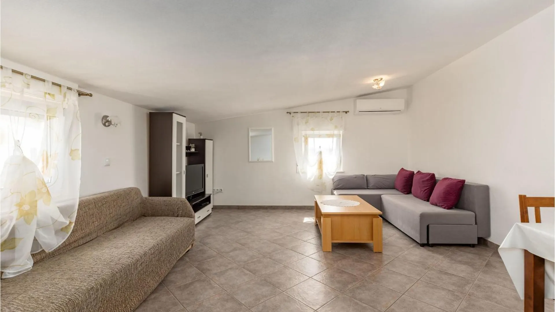 Lovely Apartment In Crikvenica With Wifi